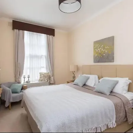 London Guest Room Exterior photo